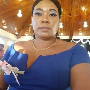 Meet your Posher, Dennis lise